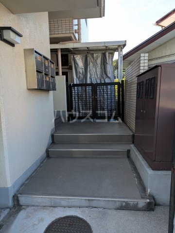 19/21 エントランス