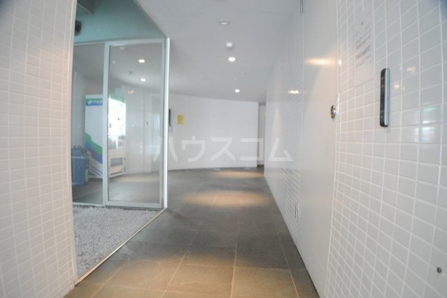 14/18 エントランス