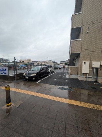 28/28 駐車場