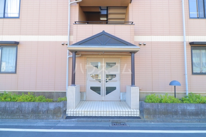 14/18 エントランス