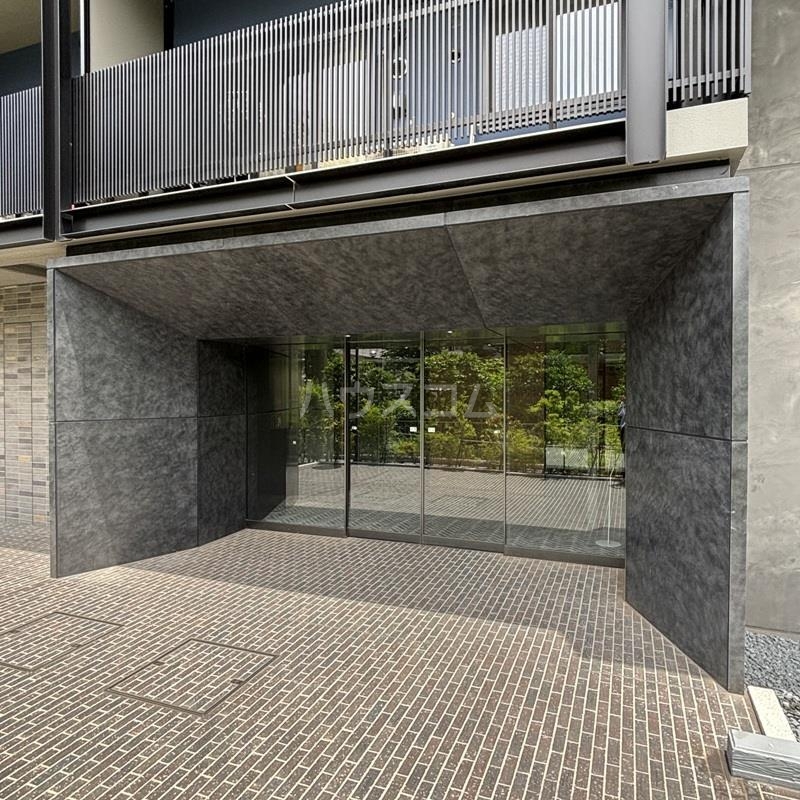 20/26 エントランス