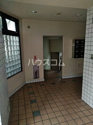 28/30 エントランス