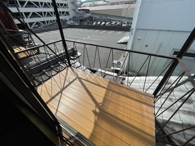 23/30 バルコニー