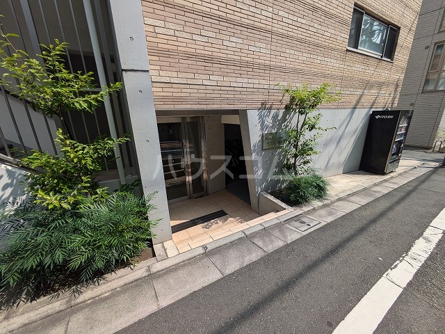 21/30 エントランス