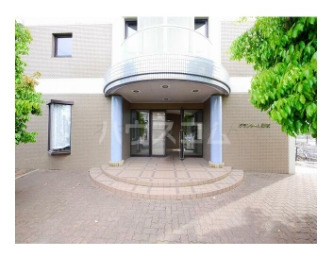 16/18 エントランス