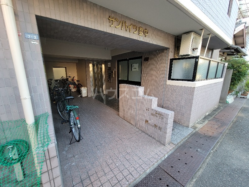 25/30 エントランス