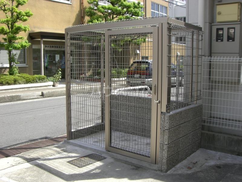 21/30 エントランス