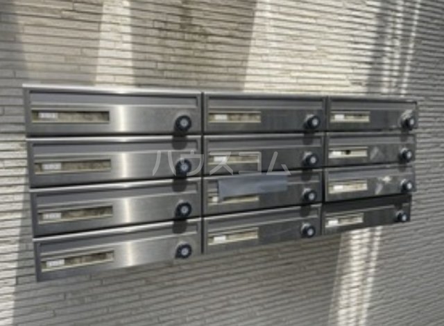 21/30 エントランス