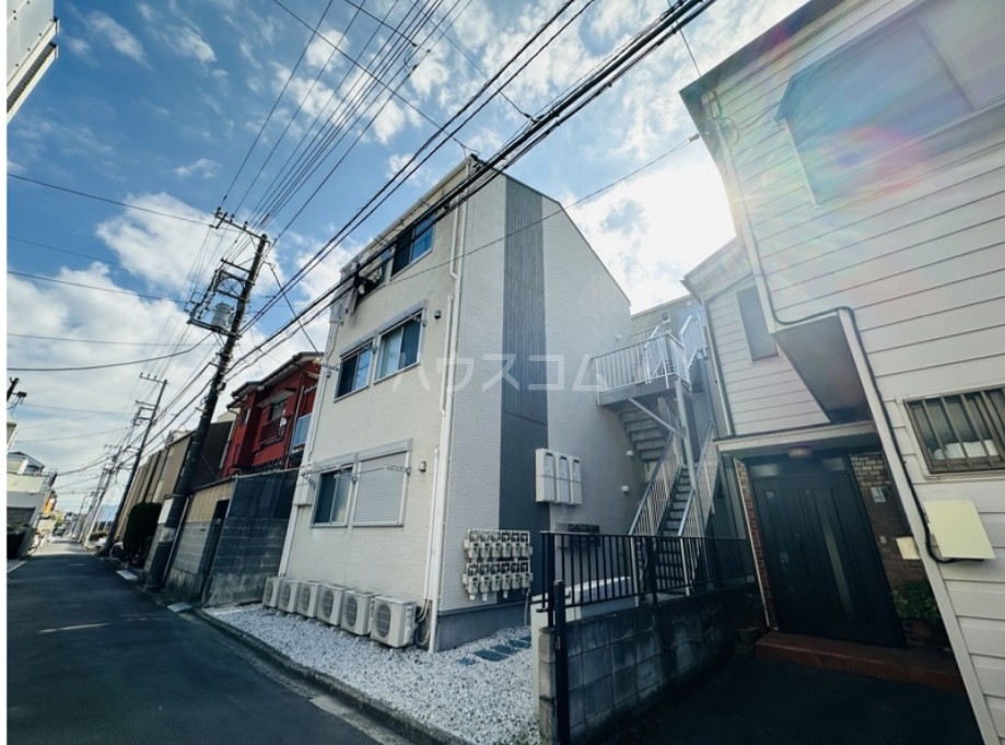 21/30 エントランス