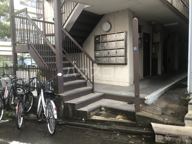 22/25 エントランス