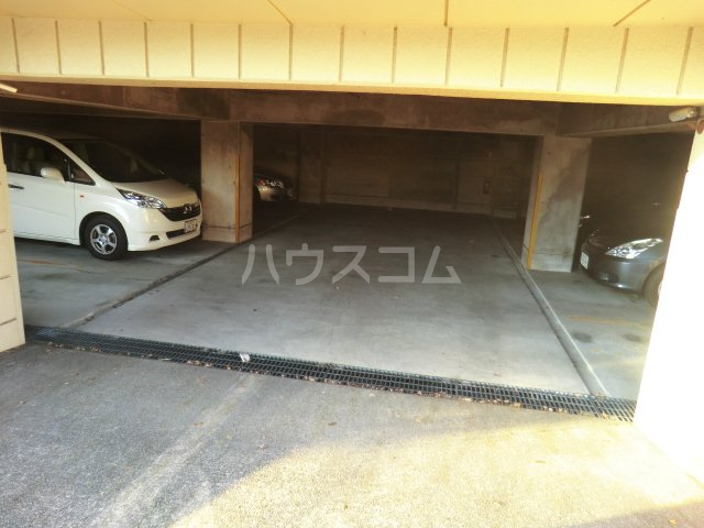 21/27 駐車場