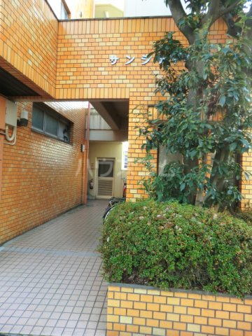 20/27 エントランス