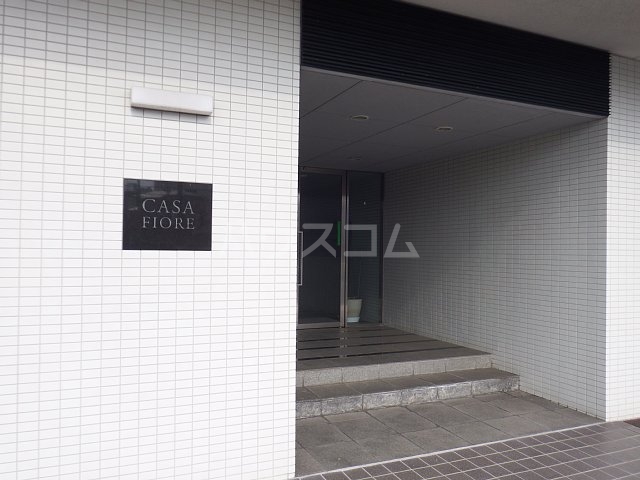 28/30 エントランス