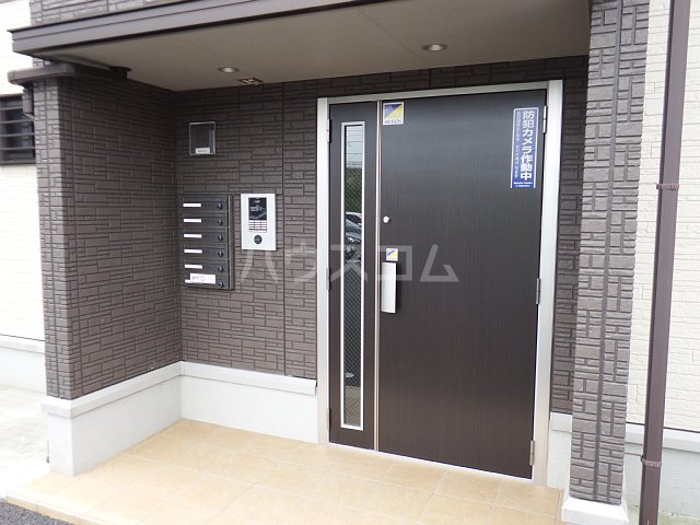 28/30 エントランス