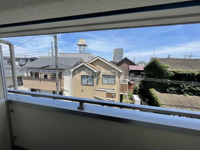 23/30 エントランス