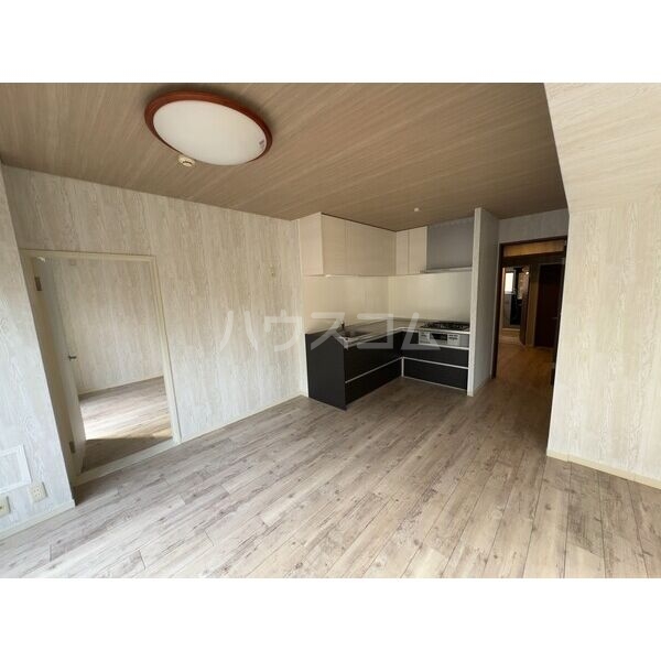 13/13 エントランス