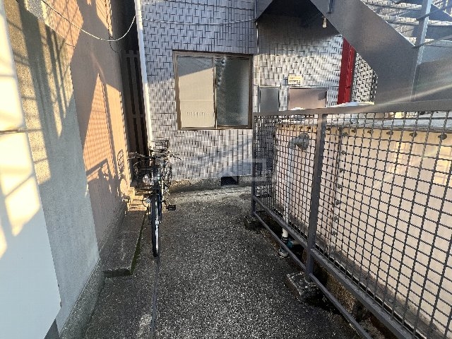 27/30 エントランス