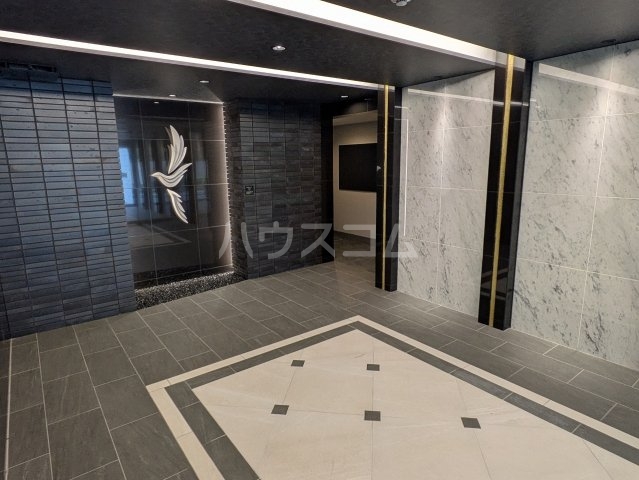 17/23 エントランス