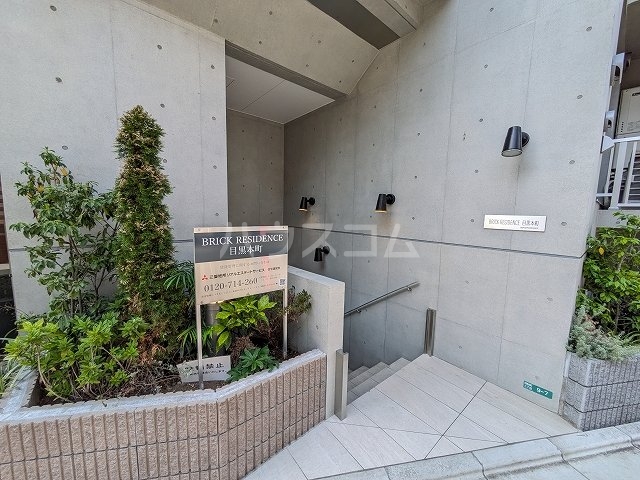 29/30 エントランス