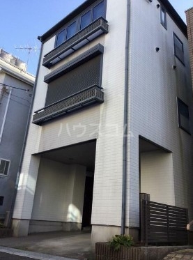 19/30 エントランス