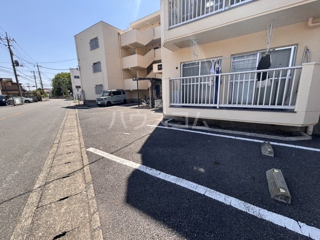 23/30 駐車場