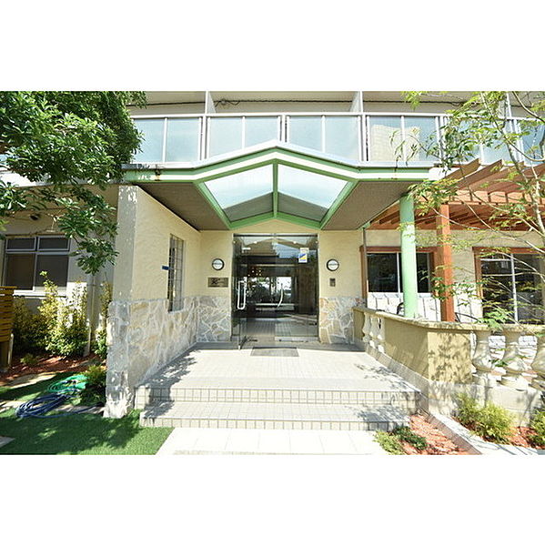 15/22 エントランス