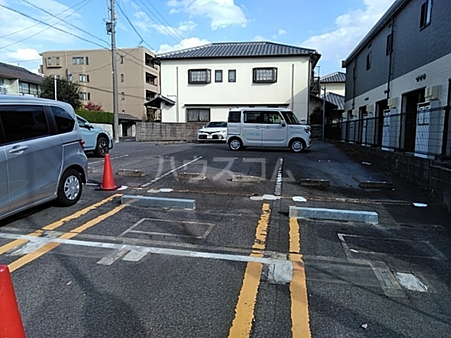2/3 駐車場