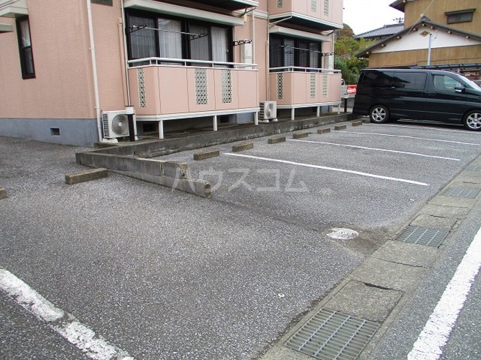 16/20 駐車場