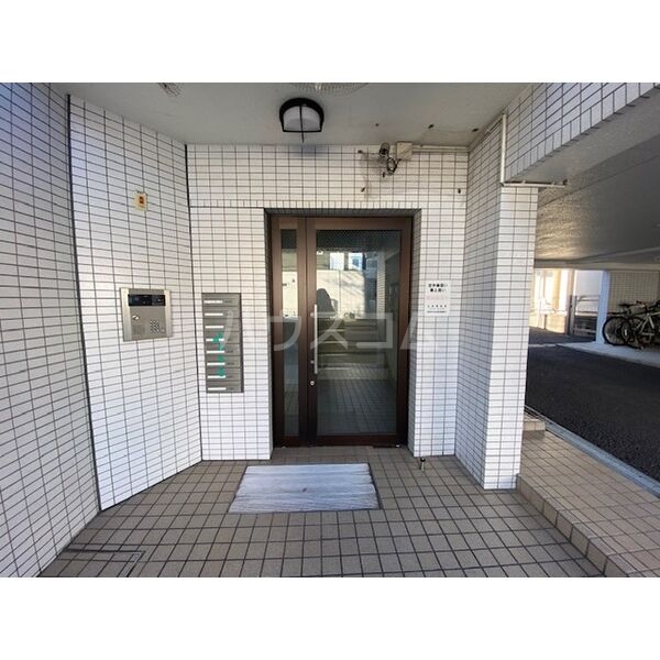 14/20 エントランス