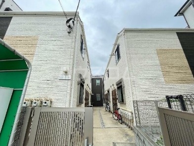 16/20 エントランス