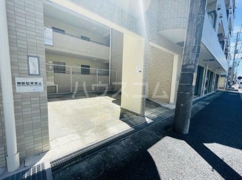 17/27 エントランス