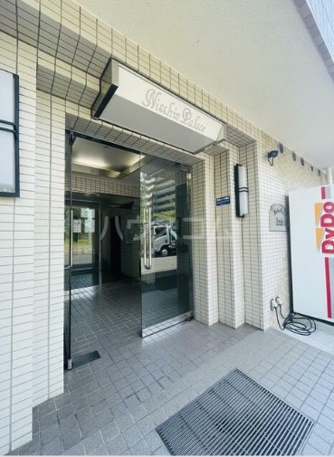 16/27 エントランス