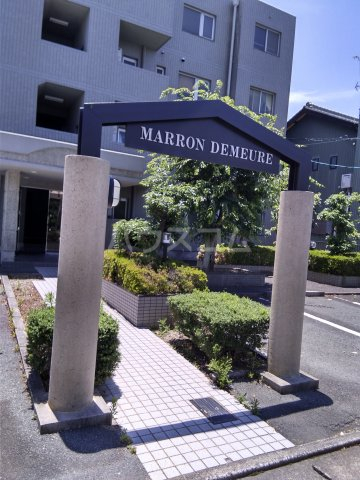 23/30 エントランス