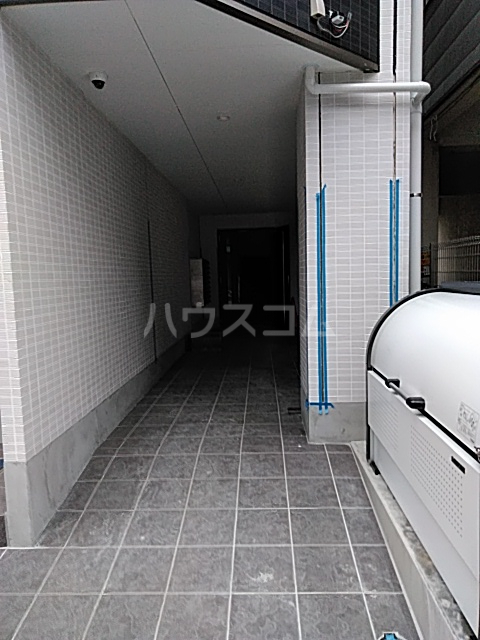 26/30 エントランス