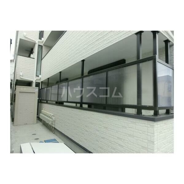 16/27 エントランス