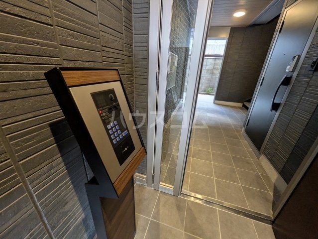 29/30 エントランス