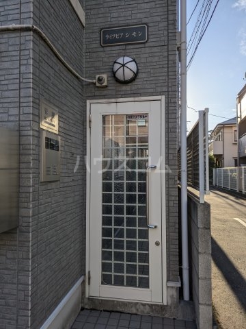 16/19 エントランス