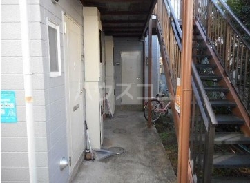 13/18 エントランス