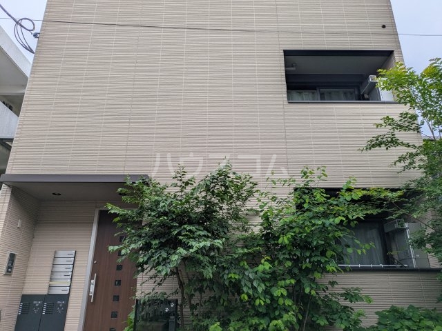 25/30 エントランス
