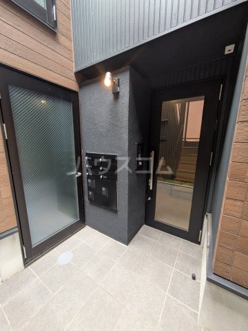 22/30 エントランス