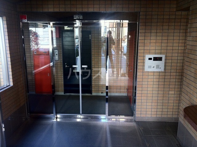 21/26 エントランス