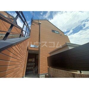 2/4 エントランス