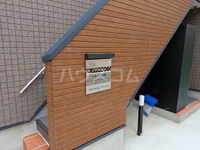 16/25 エントランス