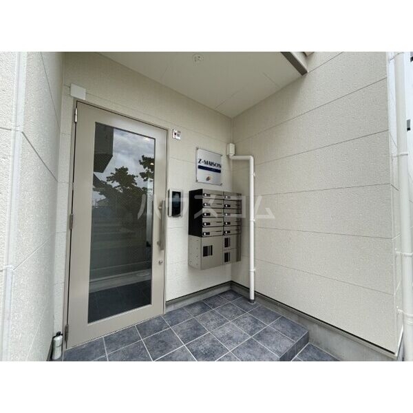 15/27 エントランス