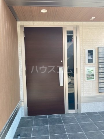 25/29 エントランス