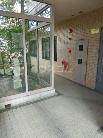 18/25 エントランス