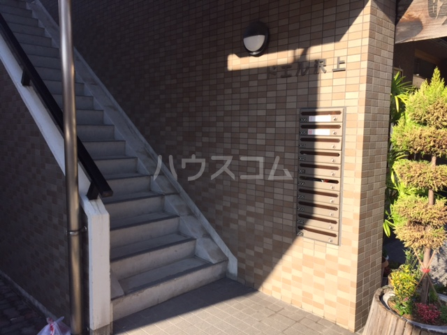 24/30 エントランス