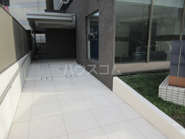 22/30 エントランス