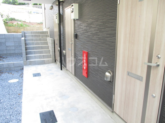 28/30 エントランス