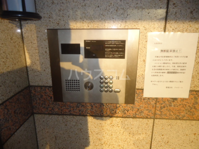 22/28 エントランス